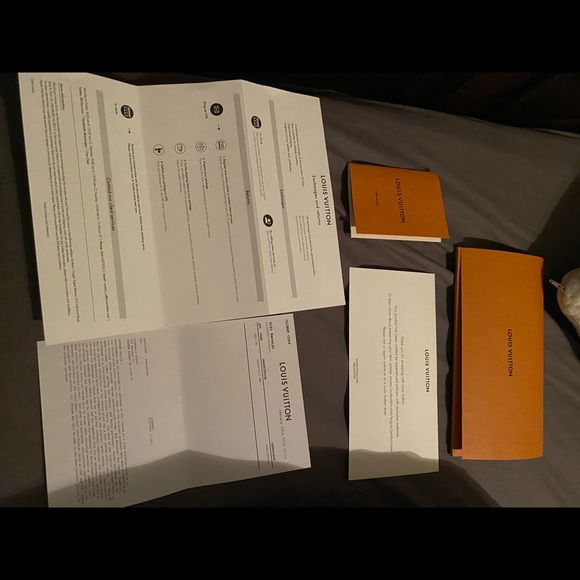 Louis Vuitton large purse - Picture 5 of 5